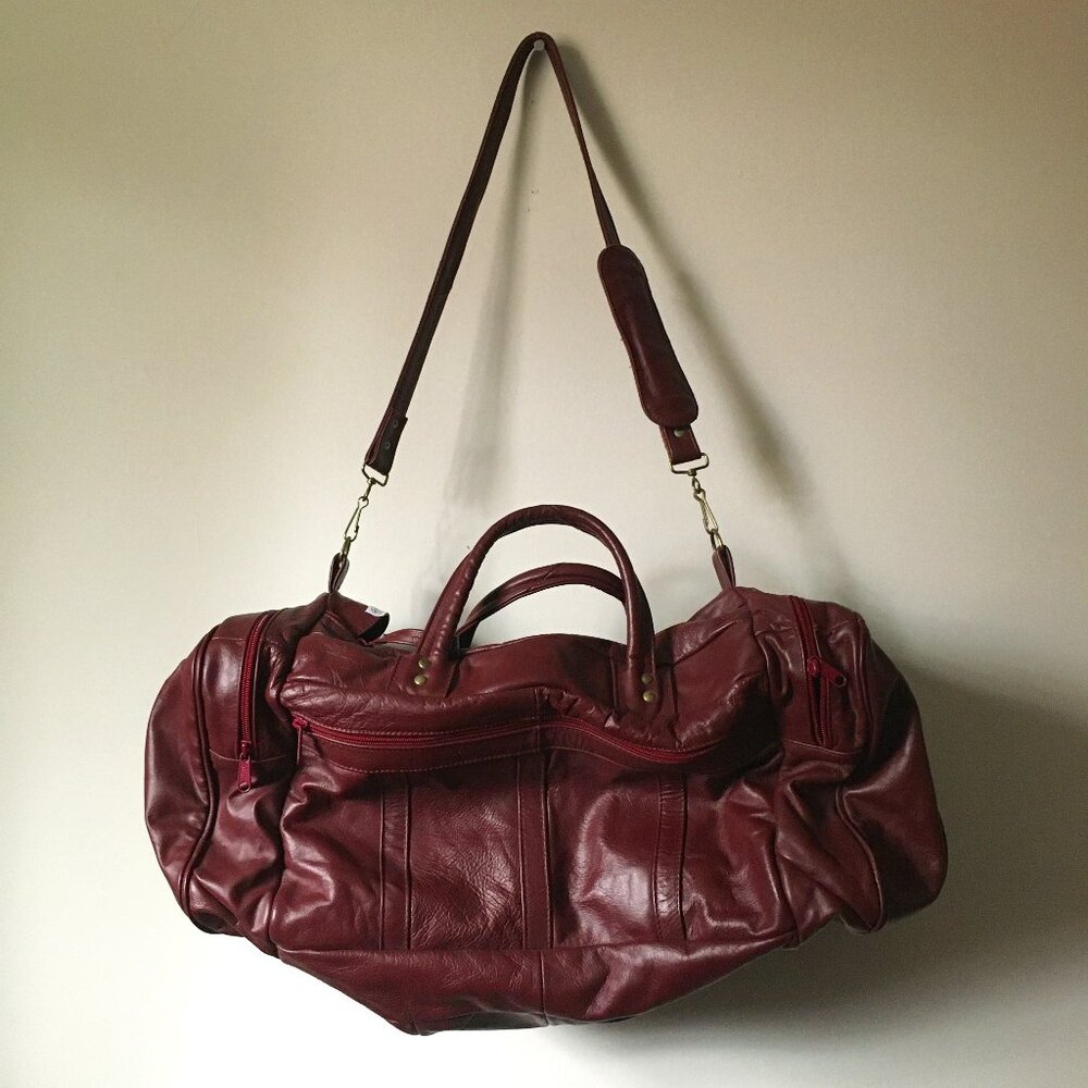 Vintage 70s Mid-Century Genuine Leather Burgundy Duffle Bag
